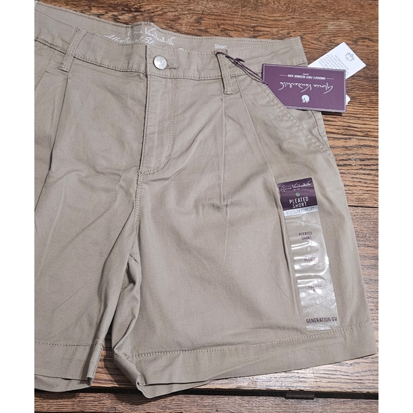 Gloria Vanderbilt Khaki Shorts, Slimming Effect, 6, NWT ✔️ - Picture 3 of 6